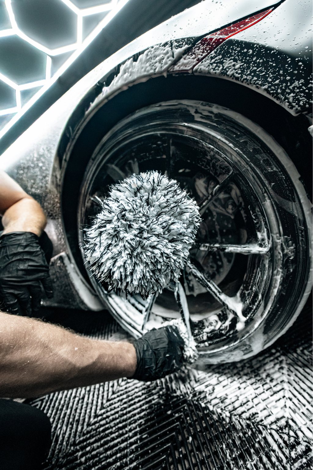 BLACKLINE Microfiber Wheel Mitt