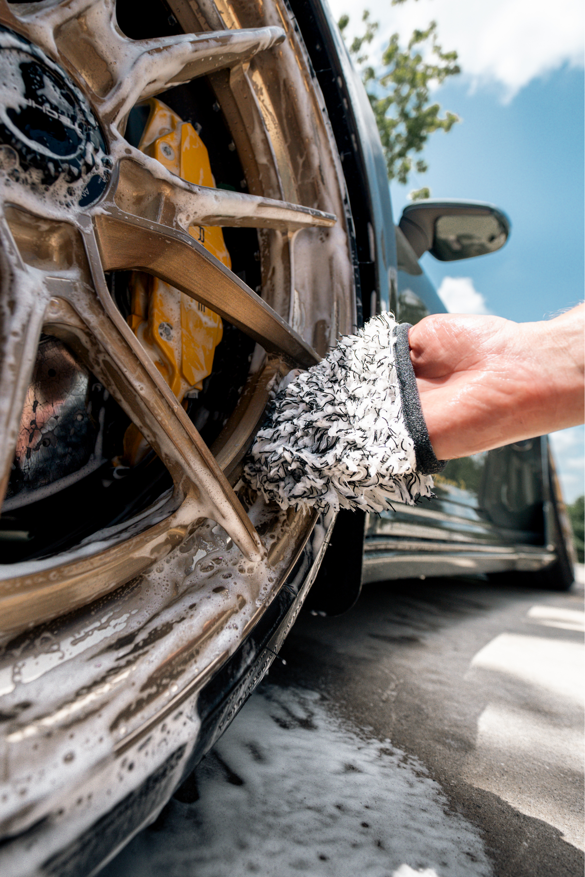 BLACKLINE Microfiber Wheel Mitt