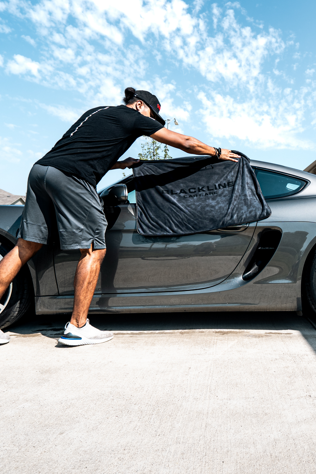 BLACKLINE Slim Twisted-Loop Drying Towel